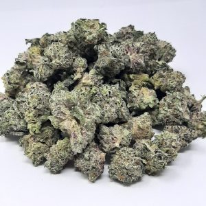 aaaa black skunk berry smalls by green valley (20% thc)